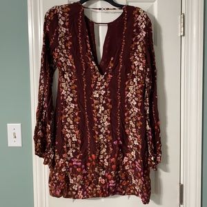 Short floral dress or tunic